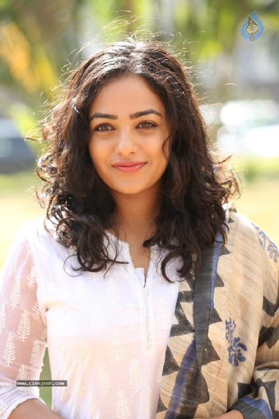 nithya menon,malli malli idi rani roju,direction,trivikram  నిత్య స్పీడ్ కు త్రివిక్రమ్ బ్రేక్..!